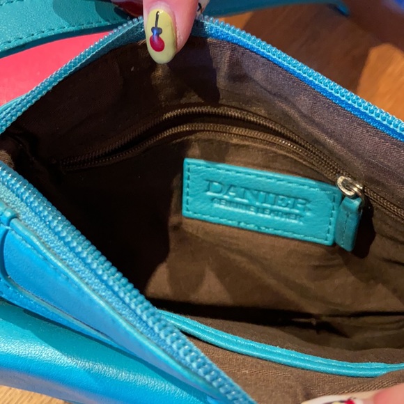 Danier Women’s Cross Body - Picture 3 of 4